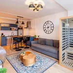 Plein Centre-ville T2 Avec Sauna *